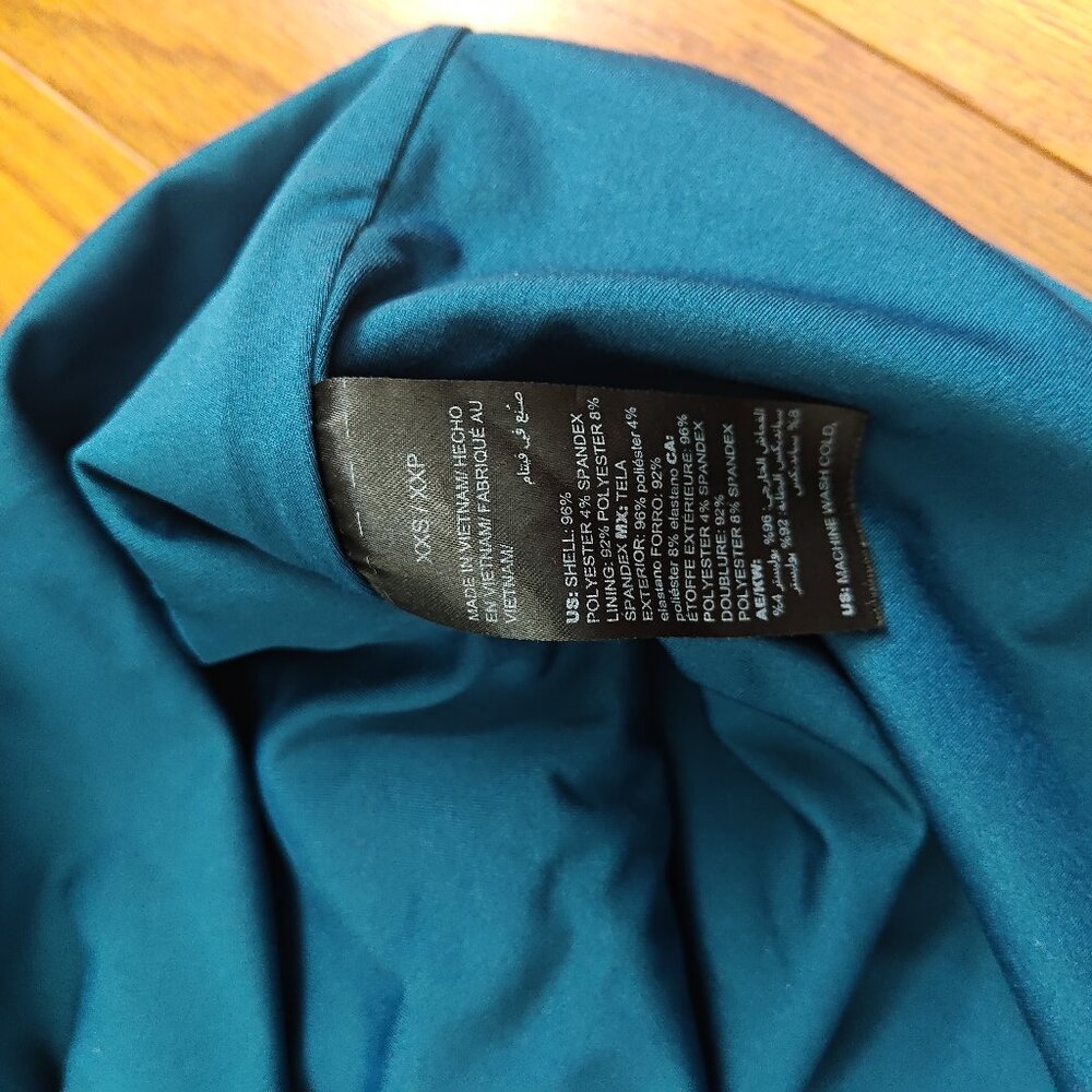 WHBM - Sz. XXS - Asymmetric Ruffle Shell - Picture 8 of 8